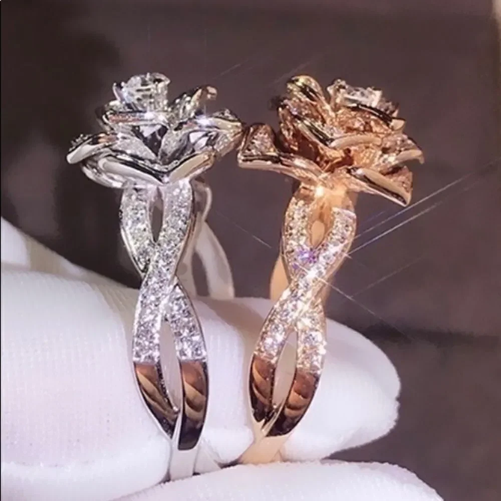 ✨HOST PICK 🍸Elegant RoseGold Tone Rose 🌹 Flower Simualted Zircon 💎 Ring✨